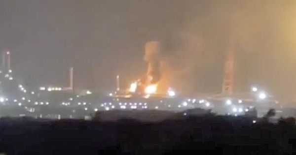 ¡EXPLOSIÓN E INCENDIO EN REFINERÍA DE PEMEX!