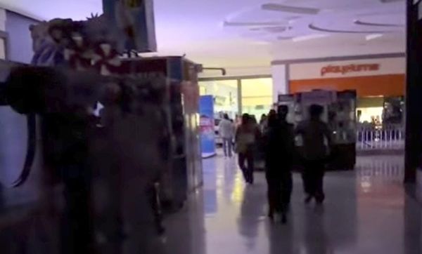 ¡SE LE FUE LA LUZ! - EN PLAZA AMÉRICAS