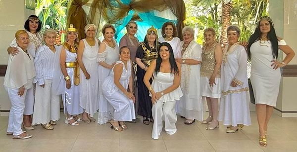 NOCHE DE ENSUEÑO CON TEMÁTICA “REINA DE EGIPTO” DE DIVAS DIVINAS