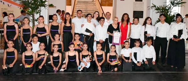 VELADA DE MÚSICA Y DANZA LLENA DE TALENTO