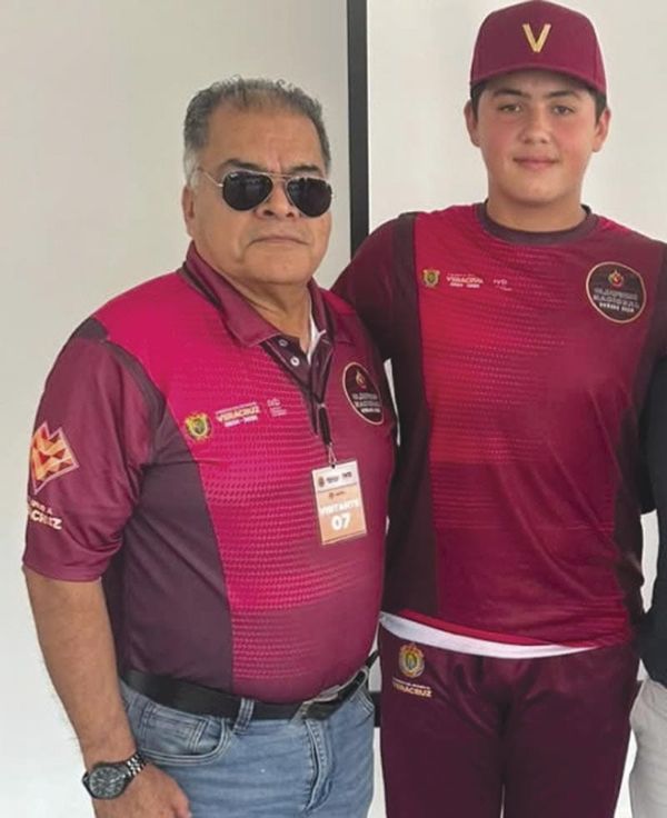 ¡RECONOCEN AL PELOTERO JUVENIL DE SELECCIÓN EDUARDO MIRANDA CUE!