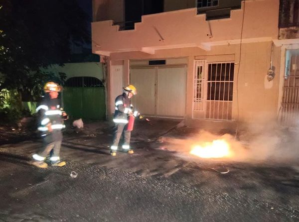 ¡SE CHAMUSCÓ CABLE DE CFE EN EL VISTA MAR!
