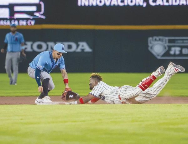 ¡UNA HISTORIA LLAMADA BÉISBOL! | EL ÁGUILA YA ESTÁ EN LA FRONTERA - Después de salir con buenas sensaciones de Torreón, donde conquistó la serie ante Unión Laguna, El Águila de Veracruz ya se encuentra en la frontera para medirse a los Tecolotes de…
