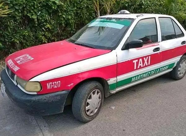 ¡ATRACAN A TAXISTA!