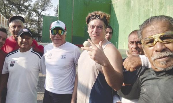 ¡EQUIPO DE LEYES DE REFORMA AL TORNEO DE FRONTENIS EN EL CDV!