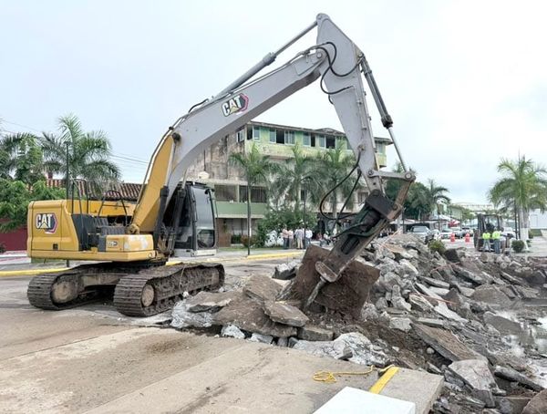 ¡LE ECHARÁN MONTÓN AL MALECÓN! - *Tras socavón, Beto pide apoyo de la SIOP