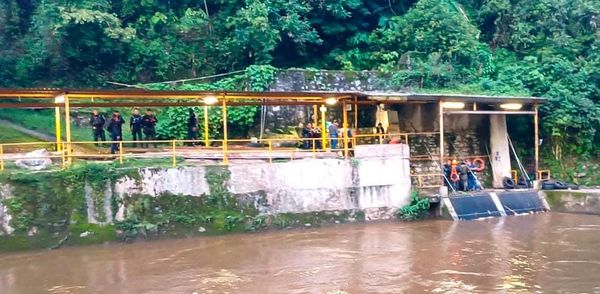 ¡APARECE CADÁVER FLOTANDO EN HIDROELÉCTRICA DE TUXPANGO!