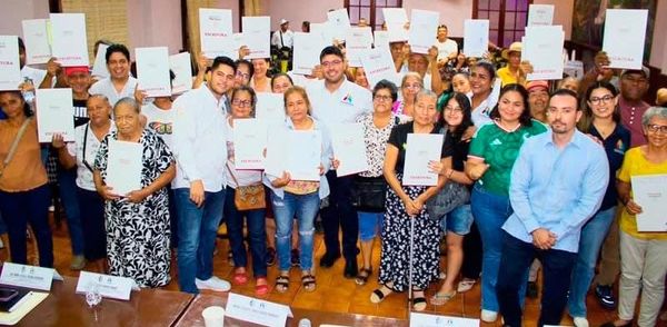 ¡LOS PONEN DERECHOS A TODOS!