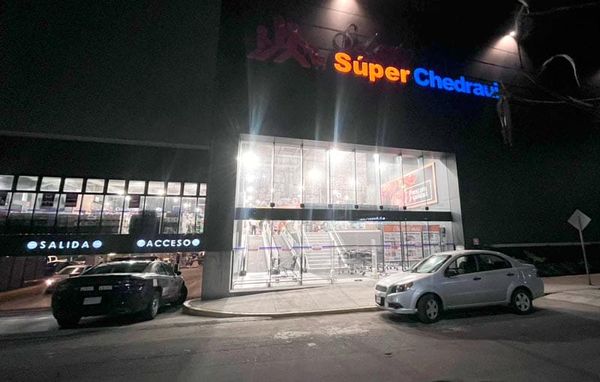 ¡ASALTAN EL CHEDRAUI SELECTO DE BOCA DEL RIO! - ENCAÑONARON A LAS CAJERAS PARA APODERARSE DE MILES DE PESOS EN EFECTIVO