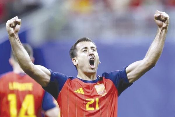 ¡ESPAÑA, PRESENTE!