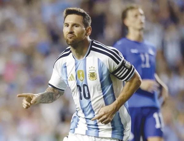 ¡ARGENTINA GOLEA A ISLANDIA CON UN GOL DE LIONEL MESSI!