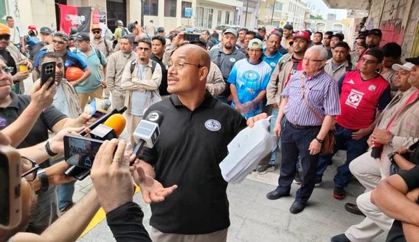¡HUELGA EN EL PUERTO! - Y SE ARMÓ