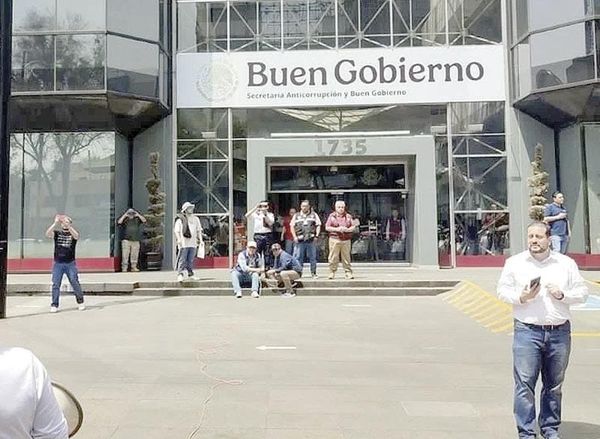 ¡INHABILITAN A EXADMINISTRADOR DE ADUANA POR OCULTAR 1.5 MDP!