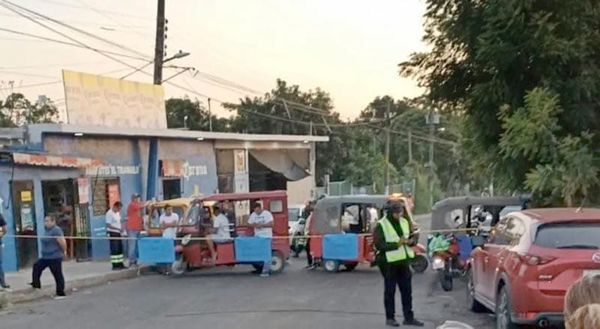 ¡LES METEN POLICÍAS ANTIMOTINES AL BLOQUEO DE CHOFERES DE MOTO-TAXIS!