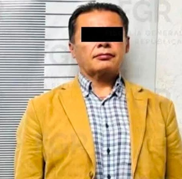 ¡DETIENEN A EX FUNCIONARIO DE SAT! - EN XALAPA