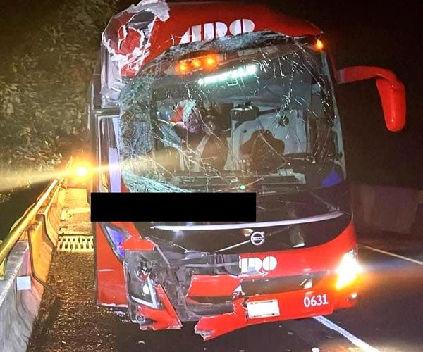 ¡10 HERIDOS EN CHOQUE DE AUTOBÚS ADO EN TUXPAN!