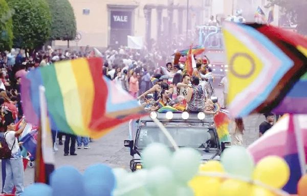 ¡MARCHAN POR EL ORGULLO LGBT+!
