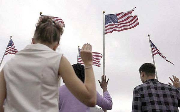 ¡INCREMENTAN CON DONALD TRUMP DEMANDAS POR DESNATURALIZACIÓN!