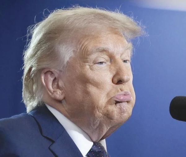 ¡IRONIZA TRUMP SOBRE GENTE QUE NO PUEDEN COMPRAR BOLETOS!