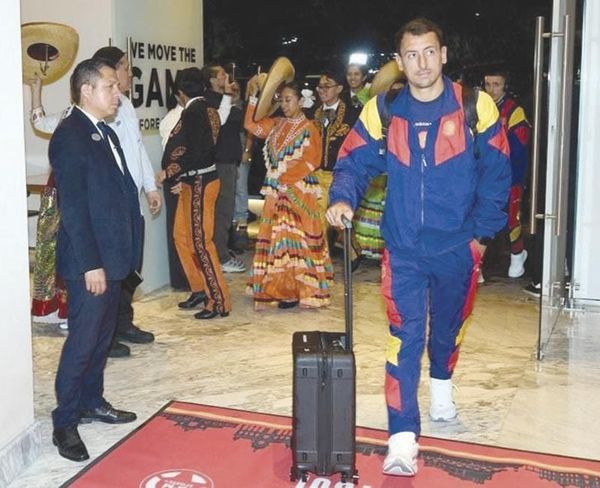 ¡LLEGA ESPAÑA A PUEBLA PARA AMISTOSO ANTE PERÚ!