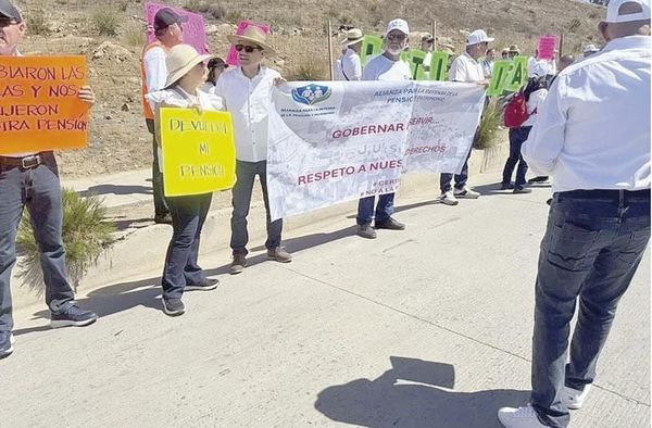 ¡PROTESTAN PENSIONADOS ANTE SHEINBAUM EN TIJUANA!