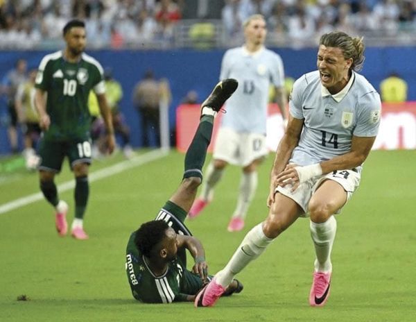 ¡PROVOCAN REBOTES EMPATE ENTRE ARABIA Y URUGUAY!