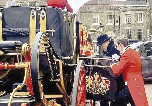 ¡GERTZ MANERO COMPRÓ ROLLS ROYCE CUANDO ERA FISCAL!