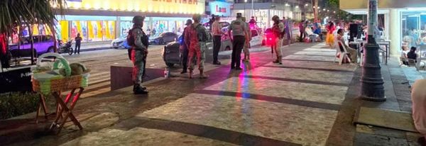 ¡LLEGÓ LA TROPA A VIGILAR EL PARQUE ZAMORA Y ZÓCALO!