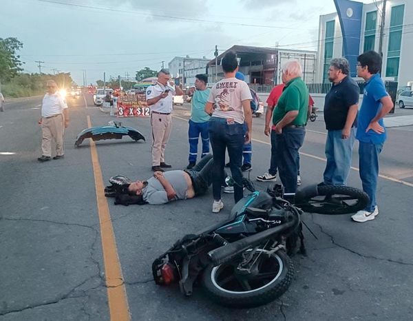 ¡MOTOCICLETAZO EN LA CARRETERA DE MEDELLÍN!
