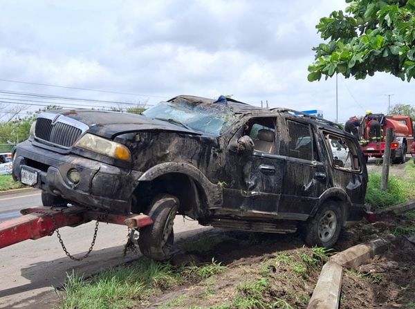 ¡SE VOLTEÓ EN LA CARRETERA!