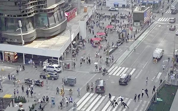 ¡TIROTEO EN EL TIMES SQUARE!