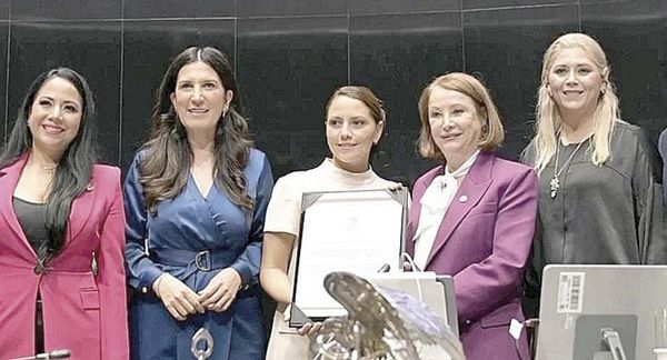 ¡RATIFICAN A ADMINISTRADORA DE GRANDES CONTRIBUYENTES DEL SAT!