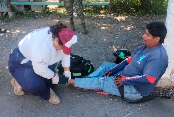 ¡MOTOCICLISTA ARROLLADO POR AUTO FRENTE A ARBOLEDAS SAN RAMÓN!