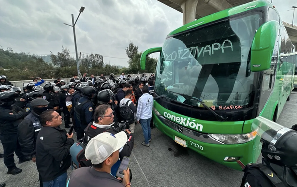¡FAMILIARES DE NORMALISTAS DE AYOTZINAPA DENUNCIARON QUE FUERON CRIMINALIZADOS PREVIO A SU MARCHA!