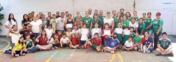 FESTEJANDO A LA FAMILIA Y AL MUNDIAL