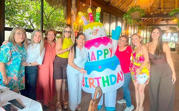 MARISOL CRUZ CASAS FESTEJA UN CUMPLEAÑOS INOLVIDABLE