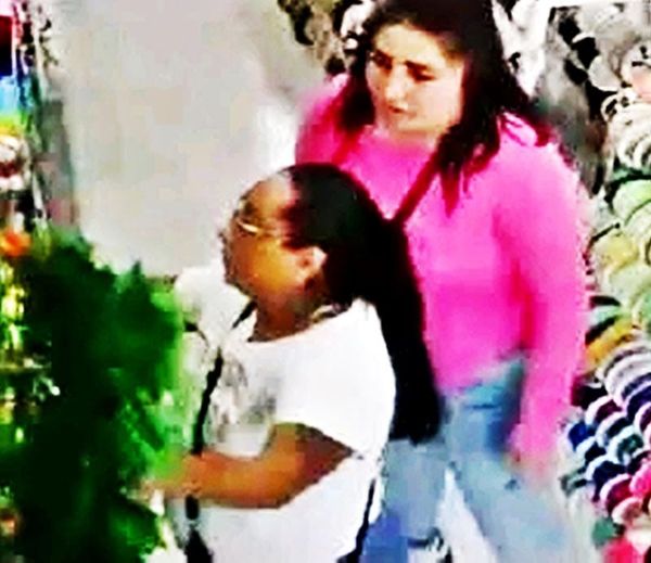 ¡CACHAN A “FARDERAS” ROBANDO EN MODATELAS!