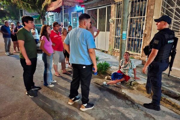¡AGARRAN A MUJER INCENDIARIA EN RIO MEDIO 3!
