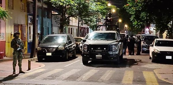 ¡LA TROPA SITIÓ LA HUACA! - ELEMENTOS DE LA FGR CATEARON UN DOMICILIO POR DOS HORAS