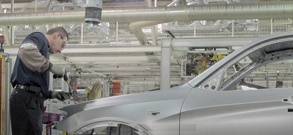 ¡VA TRUMP POR AUTOS DE T-MEC! - CON 50% CONTENIDO DE EU