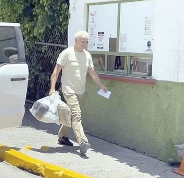 ¡ABANDONA EX DIRECTOR DE PEMEX PENAL EN MORELOS!