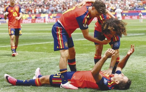 ¡ESPAÑA GOLEA Y REGRESA A SU BUEN FÚTBOL!