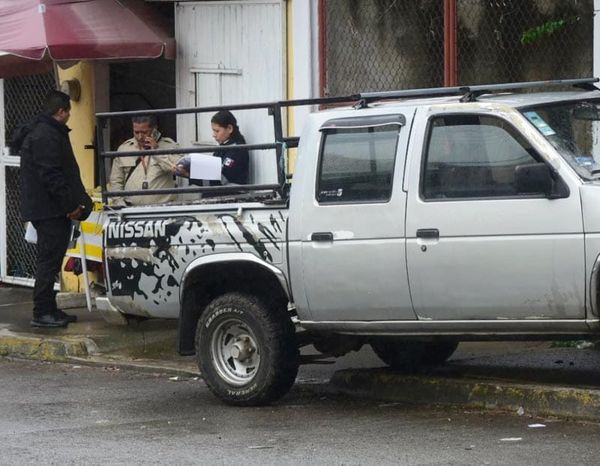 ¡LE DA UN INFARTO AL VOLANTE Y SE ESTRELLÓ CONTRA VIVIENDA!