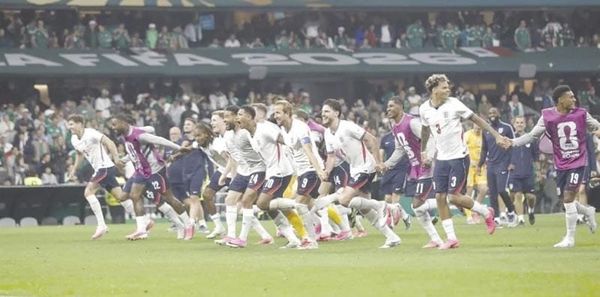 ¡RECONOCEN INGLESES TRABAJO DE MÉXICO Y AMBIENTE EN ESTADIO!