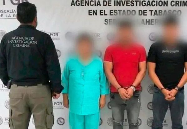 ¡TRAÍAN GAFETES DE LA FGE! - EN TABASCO