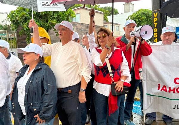 ¡PURAS PROTESTAS! - Y SIGUEN