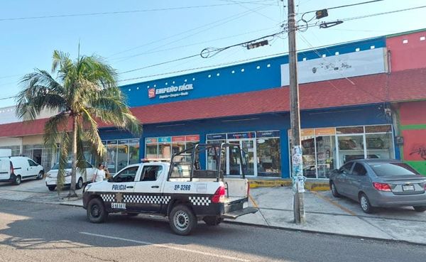 ¡SOLITARIO HAMPÓN SE LLEVÓ DINERO DE LA CAJA EN EMPEÑO FÁCIL!