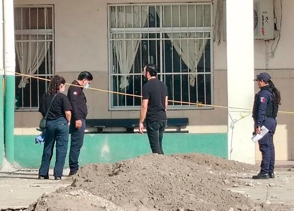 ¡ENCUENTRAN SUPUESTOS RESTOS HUMANOS EN LA PRIMARIA MORELOS!