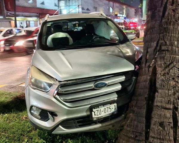 ¡SE PEGÓ PALMERAZO FRENTE A LA TERMINAL DEL ADO!