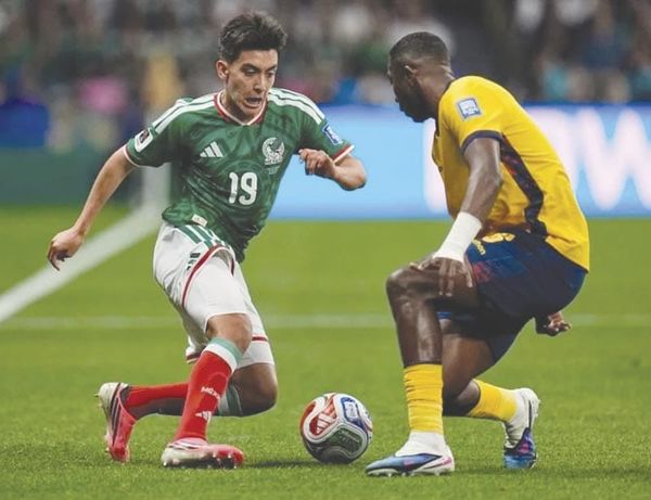 ¡SE RETIRA MANCHESTER UNITED DE LA PUJA POR GILBERTO MORA!